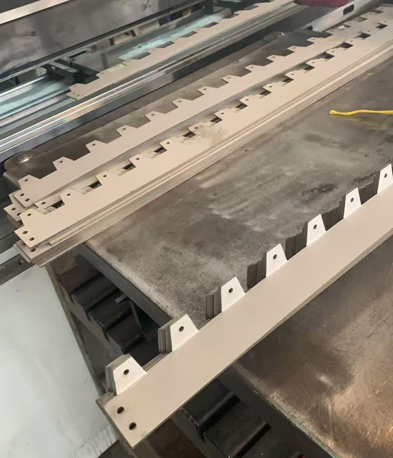 君山不锈钢草石隔离带